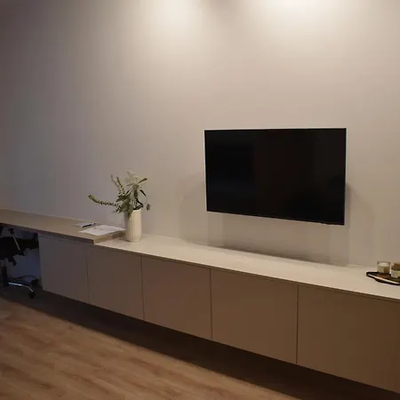 Elegant Near Downtown Apartment