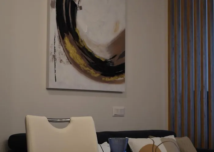 Elegant Near Downtown *