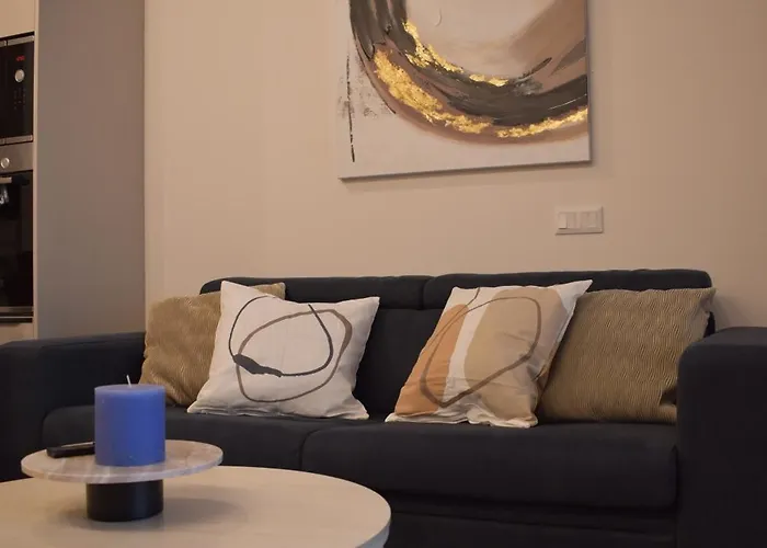 Elegant Near Downtown *