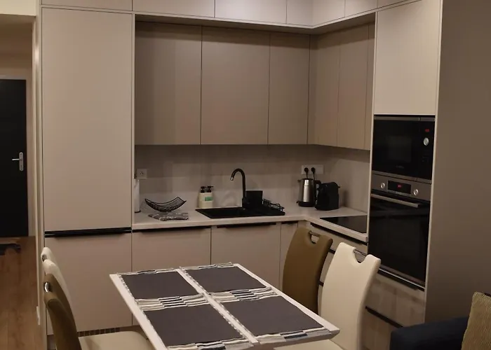 Elegant Near Downtown Apartament *