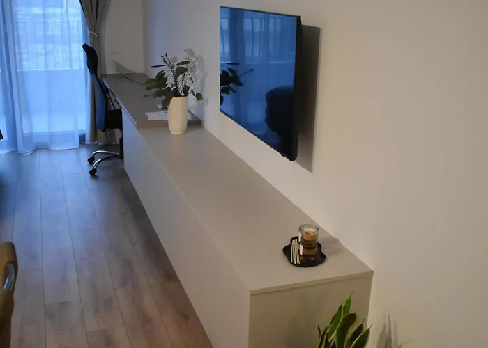 Elegant Near Downtown Apartment Pressburg